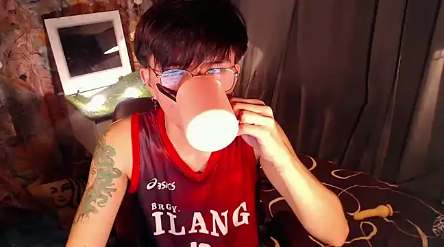 Snapshot of Sexy_Handsome_Drex chatting on 12/02/24, 07:36 Sexy Handsome Drex online show from 12/02/24, 07:36