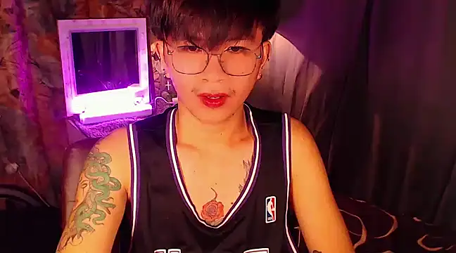 Snapshot of Sexy_Handsome_Drex chatting on 12/03/24, 11:33 Sexy Handsome Drex online show from 12/03/24, 11:33