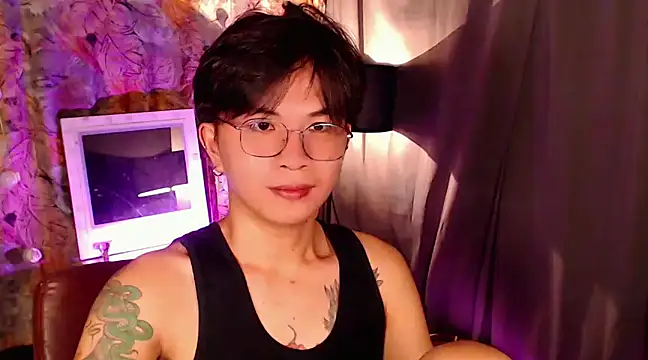 Snapshot of Sexy_Handsome_Drex chatting on 12/14/24, 11:39 Sexy Handsome Drex online show from 12/14/24, 11:39