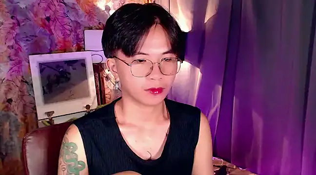 Snapshot of Sexy_Handsome_Drex chatting on 01/04/25, 11:43 Sexy Handsome Drex online show from 01/04/25, 11:43