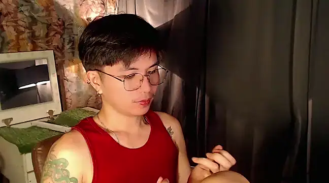 Snapshot of Sexy_Handsome_Drex chatting on 02/14/25, 11:31 Sexy Handsome Drex online show from 02/14/25, 11:31