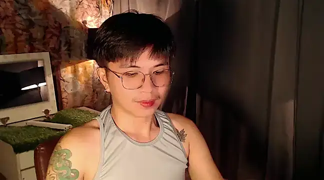 Snapshot of Sexy_Handsome_Drex chatting on 02/15/25, 10:55 Sexy Handsome Drex online show from 02/15/25, 10:55