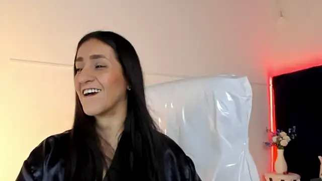 Snapshot of lauren_fit chatting on 04/01/26, 05:43 lauren fit online show from 04/01/26, 05:43