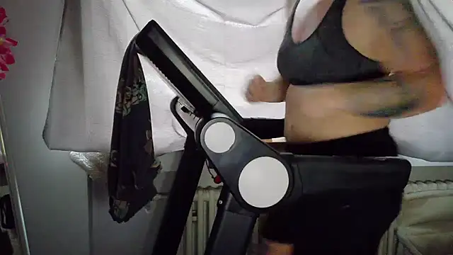 Snapshot of wetgerman_2 chatting on 11/03/25, 06:36 wetgerman 2 online show from 11/03/25, 06:36