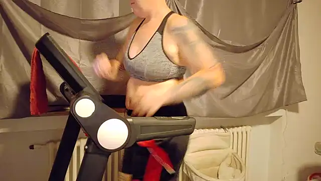 Snapshot of wetgerman_2 chatting on 11/03/25, 09:27 wetgerman 2 online show from 11/03/25, 09:27