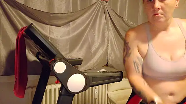 Snapshot of wetgerman_2 chatting on 11/25/25, 05:46 wetgerman 2 online show from 11/25/25, 05:46