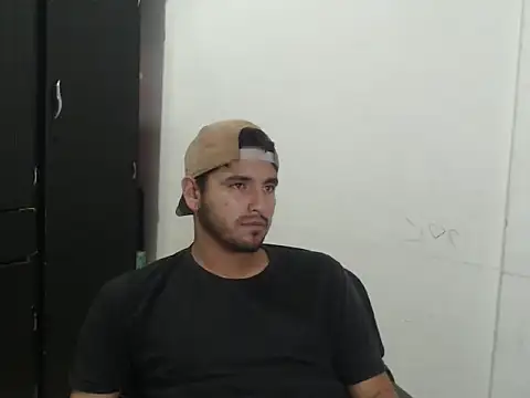 Snapshot of kylian_07 chatting on 11/05/25, 02:22 kylian 07 online show from 11/05/25, 02:22