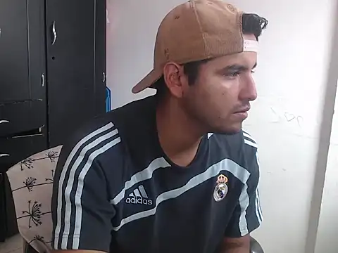 kylian 07 online show from 11/16/25, 06:24