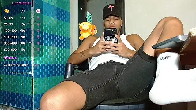Snapshot of Bigcock_21cm_ chatting on 05/14/26, 11:17 Bigcock 21cm online show from 05/14/26, 11:17