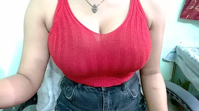 Snapshot of sweet-alia chatting on 10/06/25, 01:19 sweet-alia online show from 10/06/25, 01:19