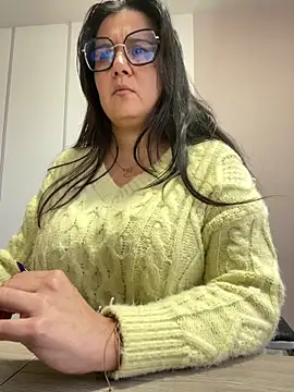 Snapshot of SWEETLILY18 chatting on 01/10/25, 12:26 SWEETLILY18 online show from 01/10/25, 12:26