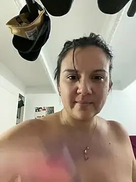 Snapshot of SWEETLILY18 chatting on 01/18/25, 11:00 SWEETLILY18 online show from 01/18/25, 11:00