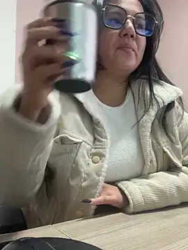 Snapshot of SWEETLILY18 chatting on 01/21/25, 11:46 SWEETLILY18 online show from 01/21/25, 11:46