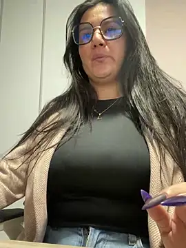 Snapshot of SWEETLILY18 chatting on 01/22/25, 11:23 SWEETLILY18 online show from 01/22/25, 11:23