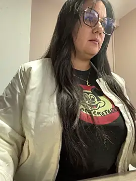 Snapshot of SWEETLILY18 chatting on 01/23/25, 11:48 SWEETLILY18 online show from 01/23/25, 11:48