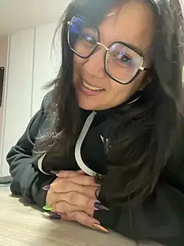 Snapshot of SWEETLILY18 chatting on 01/27/25, 11:22 SWEETLILY18 online show from 01/27/25, 11:22