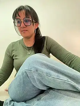 Snapshot of SWEETLILY18 chatting on 01/27/25, 09:33 SWEETLILY18 online show from 01/27/25, 09:33