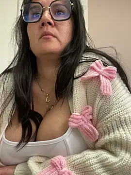 Snapshot of SWEETLILY18 chatting on 01/28/25, 02:31 SWEETLILY18 online show from 01/28/25, 02:31