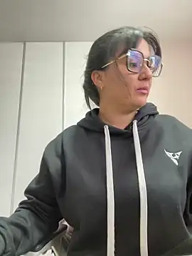 Snapshot of SWEETLILY18 chatting on 01/31/25, 02:17 SWEETLILY18 online show from 01/31/25, 02:17