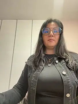 Snapshot of SWEETLILY18 chatting on 02/01/25, 02:45 SWEETLILY18 online show from 02/01/25, 02:45