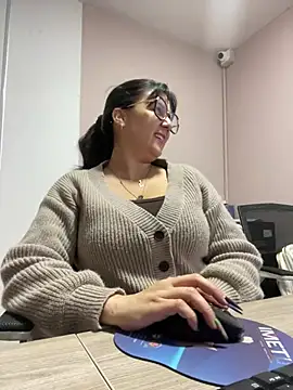 Snapshot of SWEETLILY18 chatting on 02/04/25, 11:16 SWEETLILY18 online show from 02/04/25, 11:16