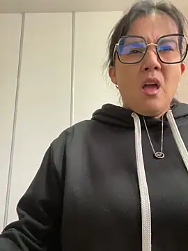 Snapshot of SWEETLILY18 chatting on 02/07/25, 02:26 SWEETLILY18 online show from 02/07/25, 02:26