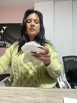 Snapshot of SWEETLILY18 chatting on 02/09/25, 03:01 SWEETLILY18 online show from 02/09/25, 03:01