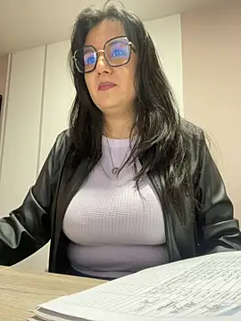 Snapshot of SWEETLILY18 chatting on 02/10/25, 11:04 SWEETLILY18 online show from 02/10/25, 11:04