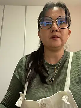 Snapshot of SWEETLILY18 chatting on 02/11/25, 02:35 SWEETLILY18 online show from 02/11/25, 02:35