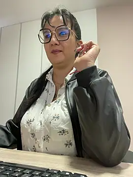 Snapshot of SWEETLILY18 chatting on 02/13/25, 11:17 SWEETLILY18 online show from 02/13/25, 11:17