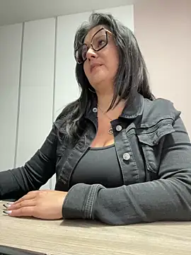 Snapshot of SWEETLILY18 chatting on 02/19/25, 11:28 SWEETLILY18 online show from 02/19/25, 11:28