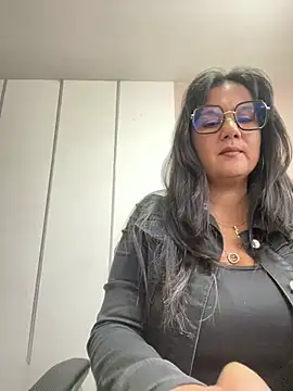 Snapshot of SWEETLILY18 chatting on 02/19/25, 02:34 SWEETLILY18 online show from 02/19/25, 02:34