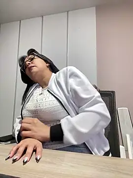 Snapshot of SWEETLILY18 chatting on 02/22/25, 11:24 SWEETLILY18 online show from 02/22/25, 11:24