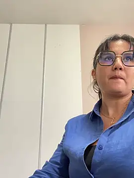 Snapshot of SWEETLILY18 chatting on 02/24/25, 05:53 SWEETLILY18 online show from 02/24/25, 05:53