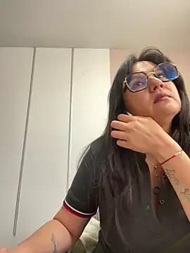 Snapshot of SWEETLILY18 chatting on 02/27/25, 02:32 SWEETLILY18 online show from 02/27/25, 02:32