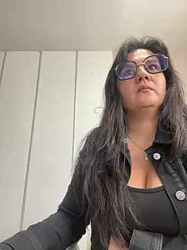 Snapshot of SWEETLILY18 chatting on 03/12/25, 02:34 SWEETLILY18 online show from 03/12/25, 02:34