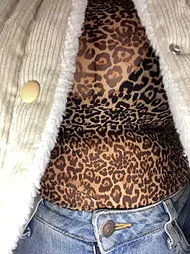 Snapshot of SWEETLILY18 chatting on 03/17/25, 11:42 SWEETLILY18 online show from 03/17/25, 11:42