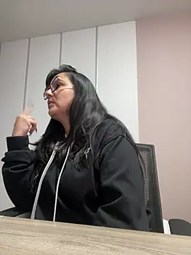 Snapshot of SWEETLILY18 chatting on 03/18/25, 11:30 SWEETLILY18 online show from 03/18/25, 11:30