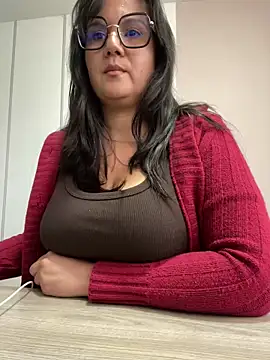 Snapshot of SWEETLILY18 chatting on 03/19/25, 09:58 SWEETLILY18 online show from 03/19/25, 09:58