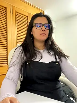 Snapshot of SWEETLILY18 chatting on 10/02/25, 09:44 SWEETLILY18 online show from 10/02/25, 09:44