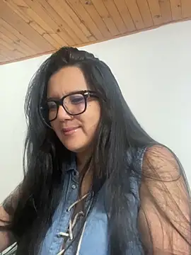 Snapshot of SWEETLILY18 chatting on 04/07/26, 12:38 SWEETLILY18 online show from 04/07/26, 12:38