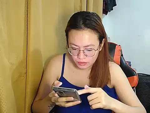 crizzybel online show from 12/04/25, 06:49