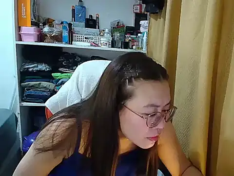 crizzybel online show from 12/18/25, 02:23