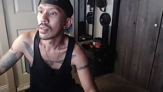 Snapshot of inc25cb@xh chatting on 01/06/25, 04:26 inc25cbxh online show from 01/06/25, 04:26