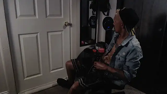 Snapshot of inc25cb@xh chatting on 01/06/25, 07:31 inc25cbxh online show from 01/06/25, 07:31