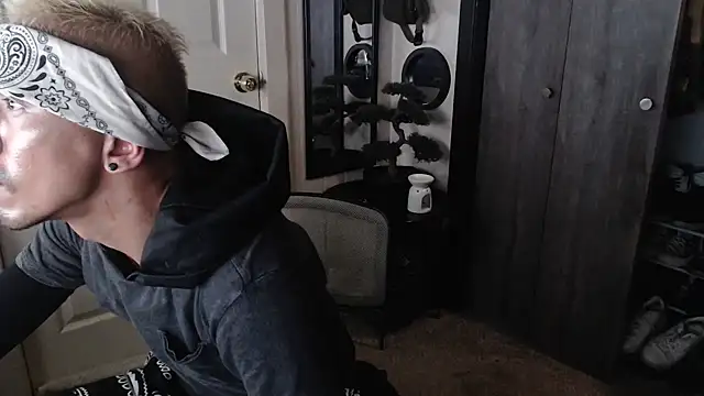 Snapshot of inc25cb@xh chatting on 01/08/25, 05:59 inc25cbxh online show from 01/08/25, 05:59