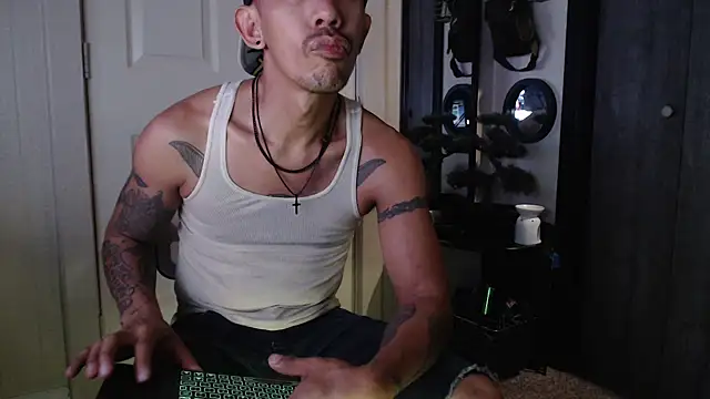 Snapshot of inc25cb@xh chatting on 01/26/25, 07:32 inc25cbxh online show from 01/26/25, 07:32