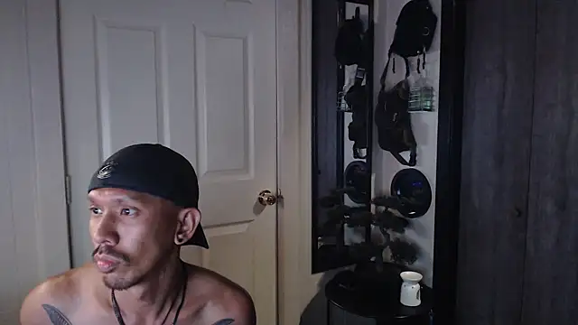 Snapshot of inc25cb@xh chatting on 02/09/25, 06:01 inc25cbxh online show from 02/09/25, 06:01