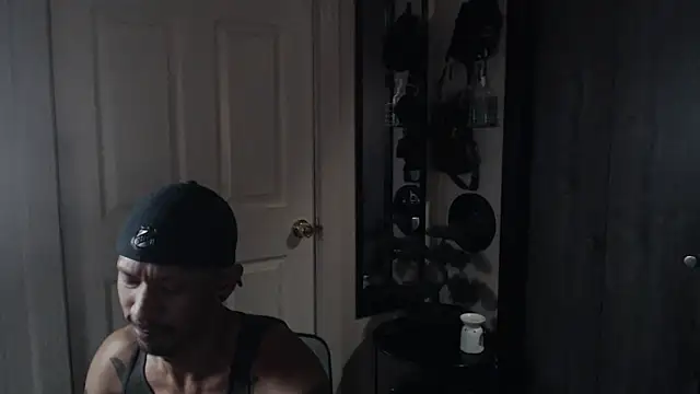 Snapshot of inc25cb@xh chatting on 02/22/25, 03:23 inc25cbxh online show from 02/22/25, 03:23