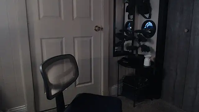 Snapshot of inc25cb@xh chatting on 02/24/25, 05:43 inc25cbxh online show from 02/24/25, 05:43